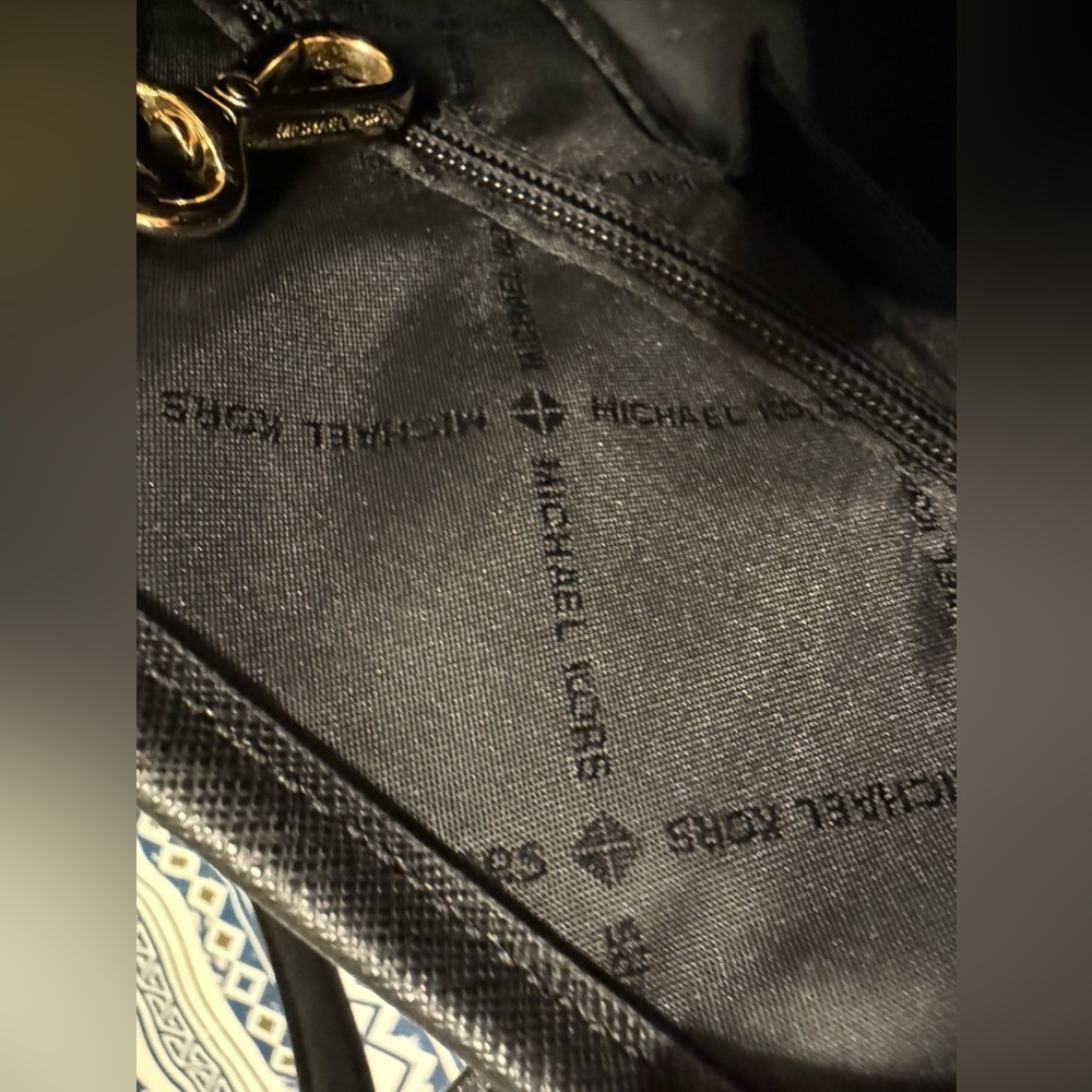 black Michael Kors medium tote purse - Picture 5 of 8
